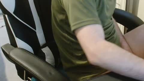 Snapshot of flict86682307 chatting on 12/17/24, 10:34 Flic online show from 12/17/24, 10:34