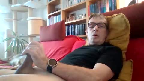 Ralf online show from 10/31/25, 07:31