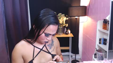 Snapshot of flirtangel93 chatting on 02/22/25, 08:09 Angel online show from 02/22/25, 08:09