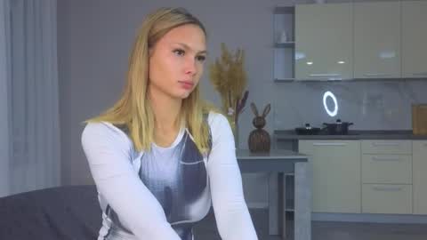 Doloras online show from 10/02/25, 07:21