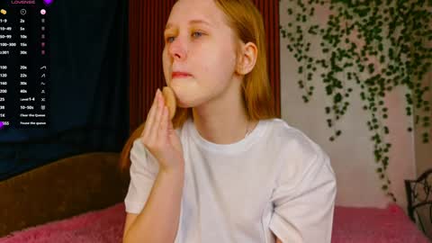 Doloras online show from 04/22/26, 08:10