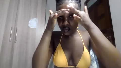 Snapshot of flirty_arrya chatting on 06/22/26, 07:05 flirty_arrya online show from 06/22/26, 07:05