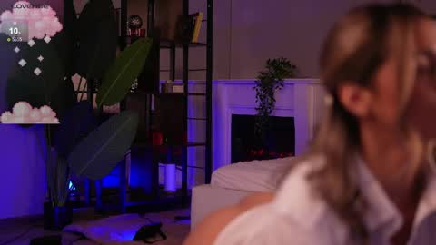 Snapshot of flirty_fawn chatting on 06/08/26, 09:04 Ana online show from 06/08/26, 09:04