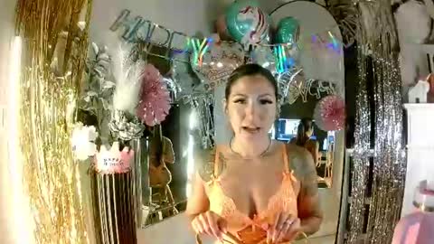 Snapshot of flobella chatting on 08/04/26, 12:25 Flobella online show from 08/04/26, 12:25