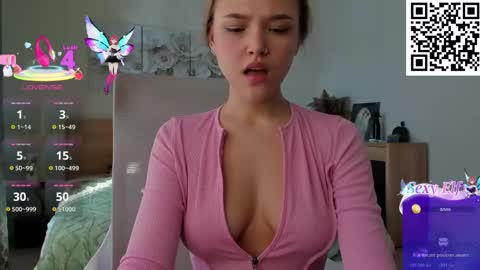 Mona online show from 04/22/26, 01:30