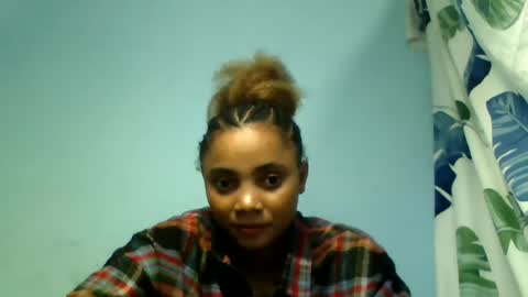 Snapshot of flooreenceee chatting on 07/11/26, 10:07 flooreenceee online show from 07/11/26, 10:07