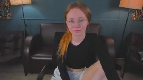 Snapshot of floralarsson chatting on 06/11/26, 04:16 hey there guys im Flora no not the one from WInx. But I love magical stuff and especially I love nature. I dont know I thin online show from 06/11/26, 04:16