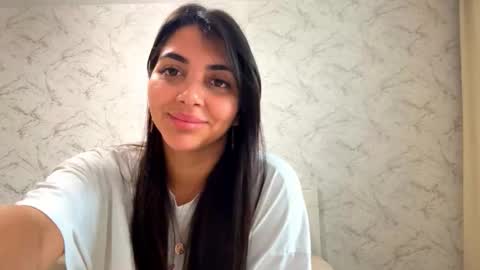 Snapshot of florastramel chatting on 11/07/25, 11:27 Leila online show from 11/07/25, 11:27