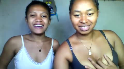 florencia011 online show from 10/19/25, 06:08