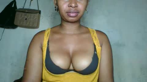 florencia011 online show from 11/01/25, 05:37