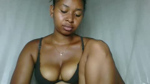 florencia011 online show from 12/23/25, 07:39