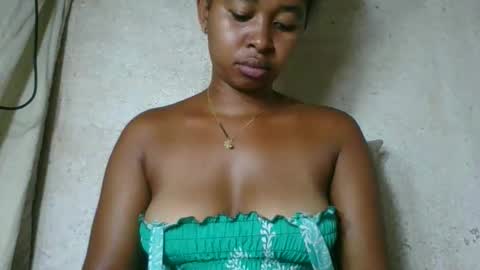 florencia011 online show from 04/05/26, 05:59