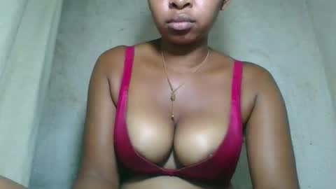 Snapshot of florencia011 chatting on 05/05/26, 04:48 florencia011 online show from 05/05/26, 04:48
