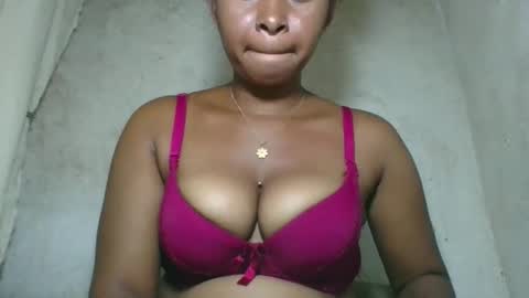 Snapshot of florencia011 chatting on 05/17/26, 07:50 florencia011 online show from 05/17/26, 07:50