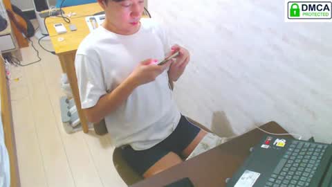 Snapshot of flowerbox chatting on 06/29/26, 12:27 flowerbox online show from 06/29/26, 12:27