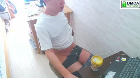 Snapshot of flowerbox chatting on 07/19/26, 06:50 flowerbox online show from 07/19/26, 06:50