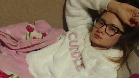 Snapshot of flowercandydoll chatting on 12/14/24, 02:45 say meow and send tip online show from 12/14/24, 02:45