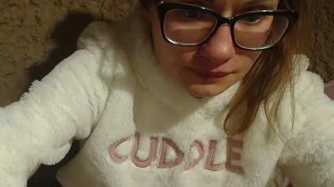 Snapshot of flowercandydoll chatting on 12/18/24, 10:57 say meow and send tip online show from 12/18/24, 10:57