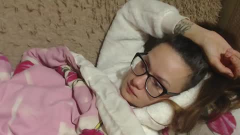 Snapshot of flowercandydoll chatting on 12/21/24, 12:20 say meow and send tip online show from 12/21/24, 12:20