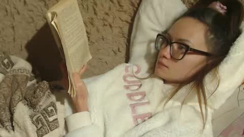 Snapshot of flowercandydoll chatting on 01/19/25, 06:32 say meow and send tip online show from 01/19/25, 06:32