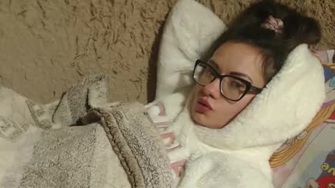 Snapshot of flowercandydoll chatting on 02/08/25, 12:06 say meow and send tip online show from 02/08/25, 12:06