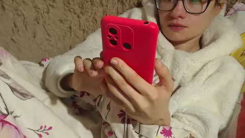 Snapshot of flowercandydoll chatting on 02/13/25, 05:26 say meow and send tip online show from 02/13/25, 05:26