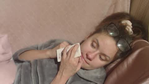 Snapshot of flowercandydoll chatting on 12/03/25, 09:13 say meow and send tip online show from 12/03/25, 09:13