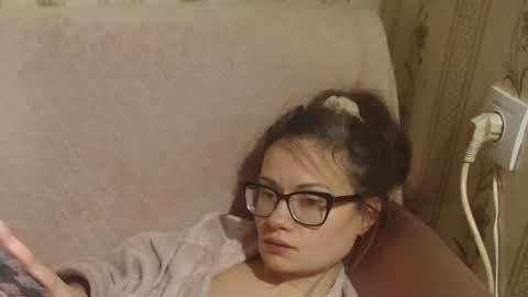 Snapshot of flowercandydoll chatting on 12/16/25, 04:34 say meow and send tip online show from 12/16/25, 04:34