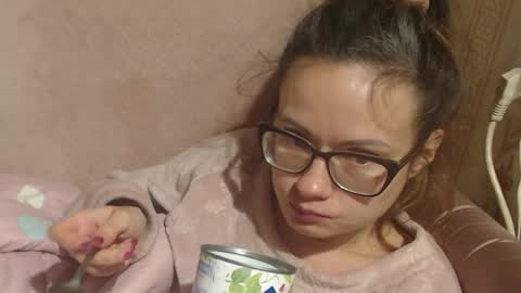 Snapshot of flowercandydoll chatting on 12/18/25, 05:30 say meow and send tip online show from 12/18/25, 05:30