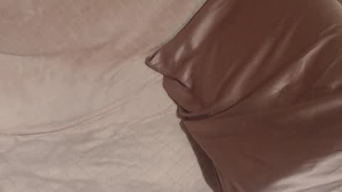 Snapshot of flowercandydoll chatting on 12/21/25, 09:38 say meow and send tip online show from 12/21/25, 09:38