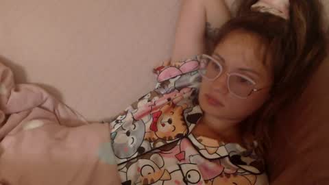 say meow and send tip  online show from 06/03/26, 08:36