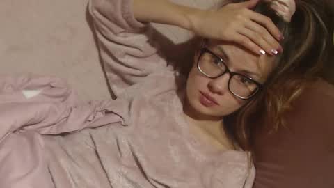 say meow and send tip  online show from 11/12/25, 10:15