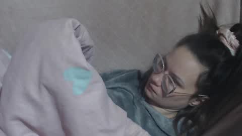 say meow and send tip  online show from 03/13/26, 12:23