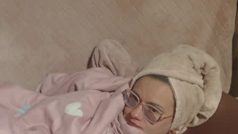 say meow and send tip  online show from 03/27/26, 09:47