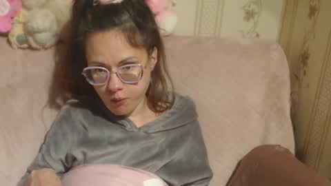 Snapshot of flowercandydoll13 chatting on 04/27/26, 06:50 say meow and send tip online show from 04/27/26, 06:50