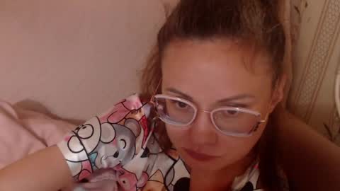 Snapshot of flowercandydoll13 chatting on 05/13/26, 04:04 say meow and send tip online show from 05/13/26, 04:04