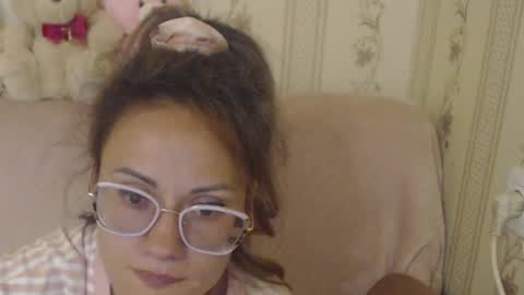 Snapshot of flowercandydoll13 chatting on 06/01/26, 12:18 say meow and send tip online show from 06/01/26, 12:18