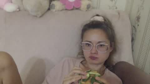 Snapshot of flowercandydoll13 chatting on 07/26/26, 03:52 say meow and send tip online show from 07/26/26, 03:52