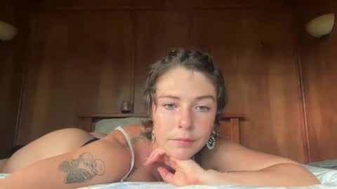 Snapshot of flowergirl448844 chatting on 01/26/25, 03:27 Flowergirl online show from 01/26/25, 03:27