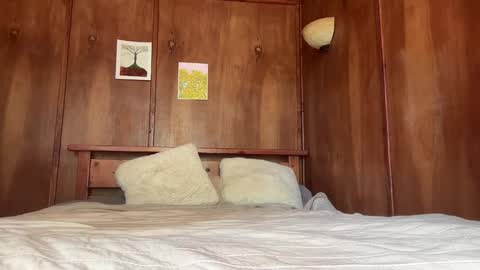 Flowergirl online show from 11/06/25, 11:48