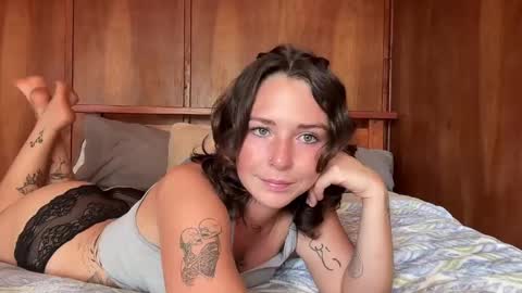 Flowergirl online show from 12/23/25, 12:08