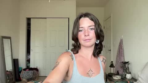 Flowergirl online show from 01/16/26, 10:47