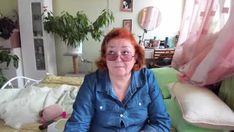 Flowerlower online show from 10/15/25, 07:19