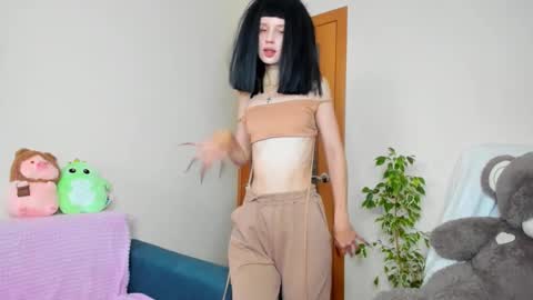 Flower online show from 09/15/25, 02:17