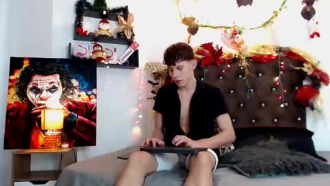 flowers109 online show from 12/31/24, 10:12