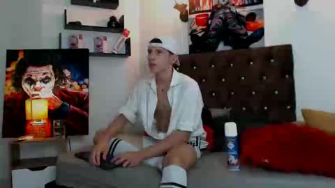 flowers109 online show from 01/13/25, 09:09