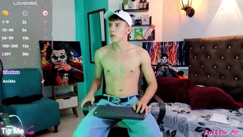 flowers109 online show from 11/25/25, 01:49