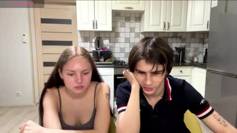 flowerscouple online show from 03/26/26, 10:15