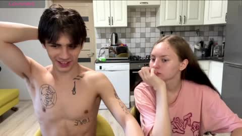 flowerscouple online show from 04/06/26, 04:21