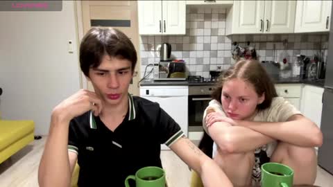 flowerscouple online show from 04/20/26, 10:22